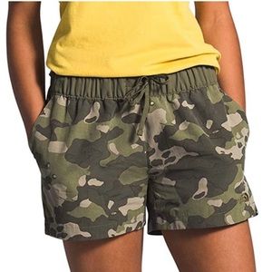 The North Face Women's Class V Short Sz L In Burnt Olive Green Ponderosa Camo.